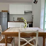 House In Idyllic Village Between Vineyards And Sea Saint-Pons-de-Mauchiens