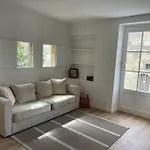 House In Idyllic Village Between Vineyards And Sea Vakantiehuis