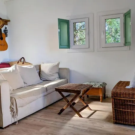 Vakantiehuis House In Idyllic Village Between Vineyards And Sea